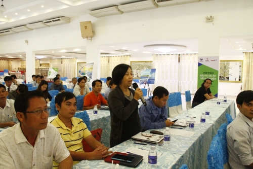Nhiều đại diện doanh nghiệp tại Bình Dương thích thú tìm hiểu mô hình tiết kiệm năng lượng mới