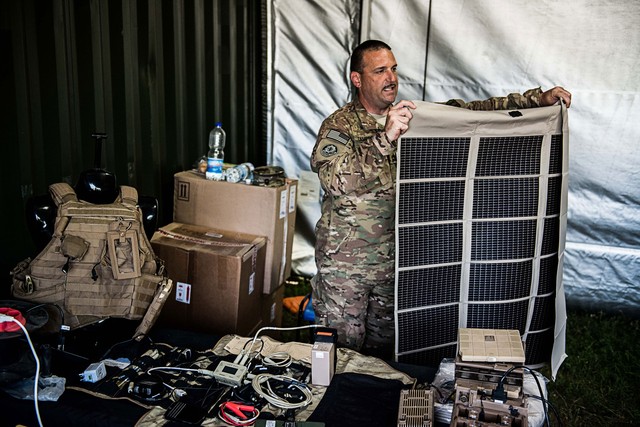 Năng lượng mặt trời: Vũ khí chiến lược của quân đội Mỹ và NATO