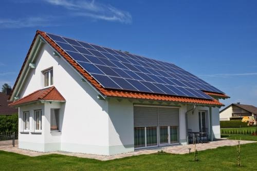 Dùng nguồn năng lượng mặt trời để tiết kiệm điện