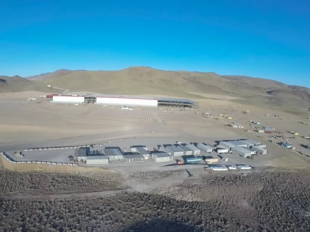 12-su-that-dang-kinh-ngac-ve-du-an-nha-may-nang-luong-gigafactory-cua-elon-musk