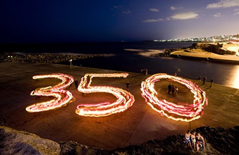 350.org là phong trào có tiếng nói mạnh mẽ về biến đổi khí hậu. Ảnh: 350.org