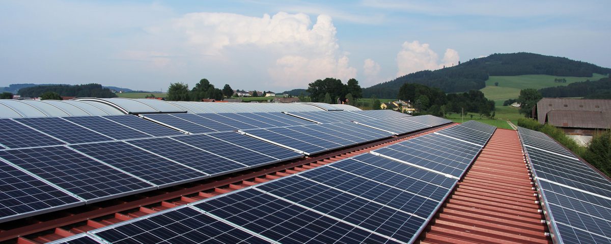 Điện mặt trời tạo ra nhiều việc làm hơn tất cả các nguồn điện nhiên liệu hóa thạch cộng lại