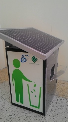 Thùng rác thông minh sử dụng năng lượng mặt trời