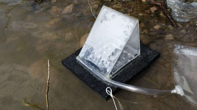 Các nhà khoa học phát triển máy lọc nước bằng năng lượng mặt trời