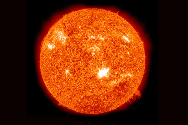 Các hạt photon đang dần làm chậm đi chu trình quay của Mặt trời