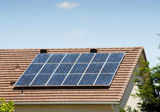 Ngày càng nhiều gia đình Mỹ chuyển sang dùng năng lượng mặt trời