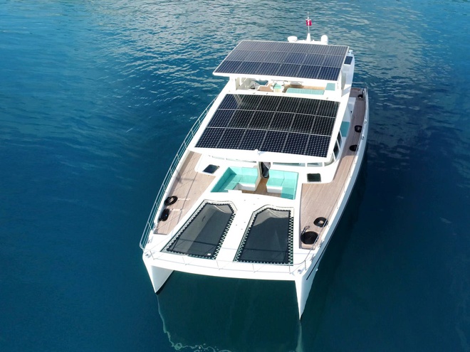 Bên trong du thuyền 3,3 triệu USD chạy bằng năng lượng mặt trời
