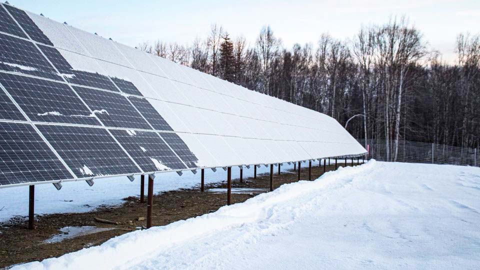 [Chuyện khó tin] Trang trại năng lượng mặt trời ở nơi quanh năm giá lạnh