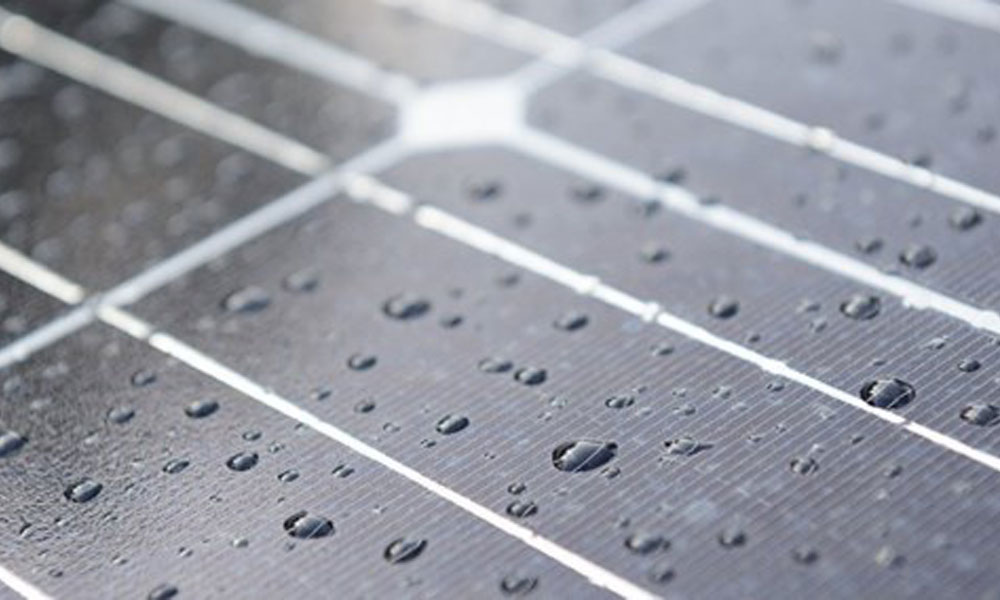 Pin Mặt Trời Thu Năng Từ Nước Mưa: Bước Đột Phá Mới?